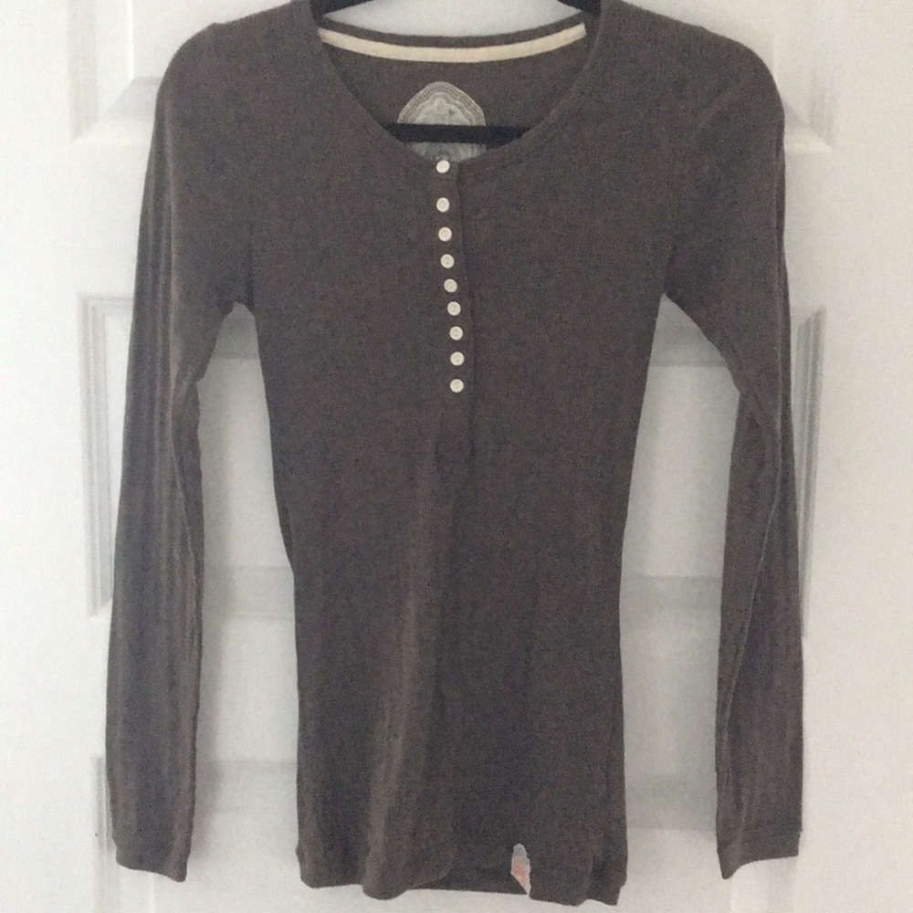 Grey Form Fitting Shirt